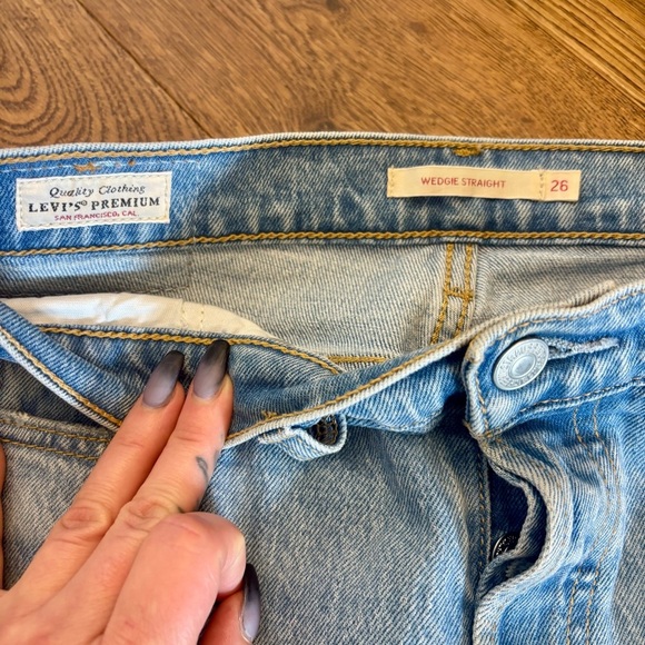 Levi’s Premium Wedgie Straight - Picture 6 of 9